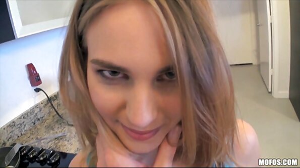 熟練した少年は、分析されるというガールフレンドの夢を実現します セックス 動画 女性