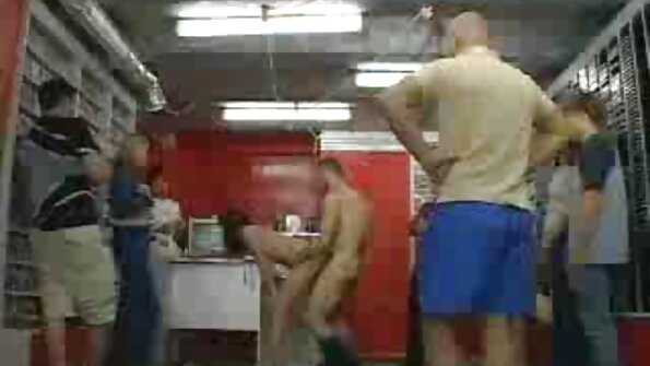 おっぱいの素晴らしいペアを持つ南アメリカの女はファックするのが大好きです 女性 動画 一徹