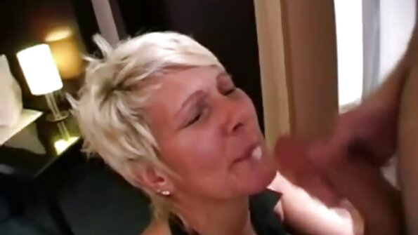 2人の超ホットな女性が運転手にトラックを止めて彼らをファックするように頼む 高 身長 女性 エロ 動画