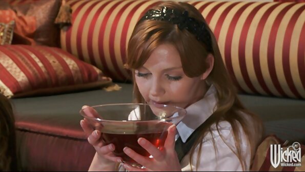 ラテンアメリカからのエッチなギャルは、口頭の喜びをもたらす方法を知っています 女性 スレンダー 動画