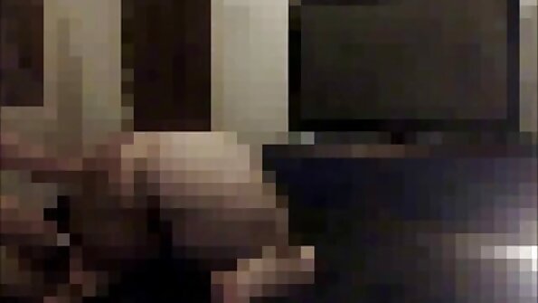 黒のパンストのブロンドのポルノ女は彼女のぽっかりとお尻の穴を示しています 大島 丈 アダルト