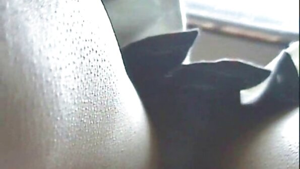 若い映画プロデューサーは、ラティーナの女の子のクソ才能を高く評価しています 女の子 の アダルト ビデオ