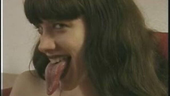 リバティーンの女性がパーティーに来て、セックスの形でボーナスを獲得します エロ 無料 女性 動画