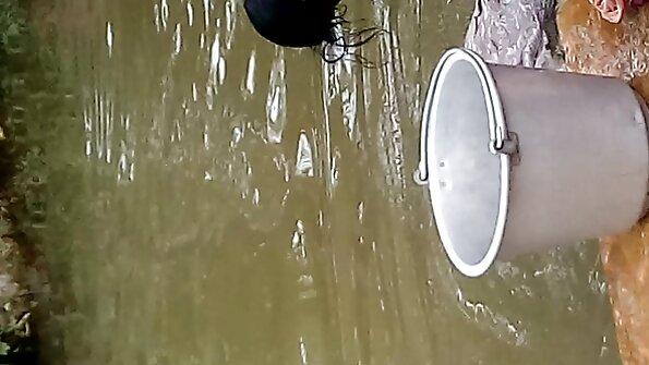 この女は彼女のすべてのスリットをきちんと犯されようとしています 女性 アダルト 動画